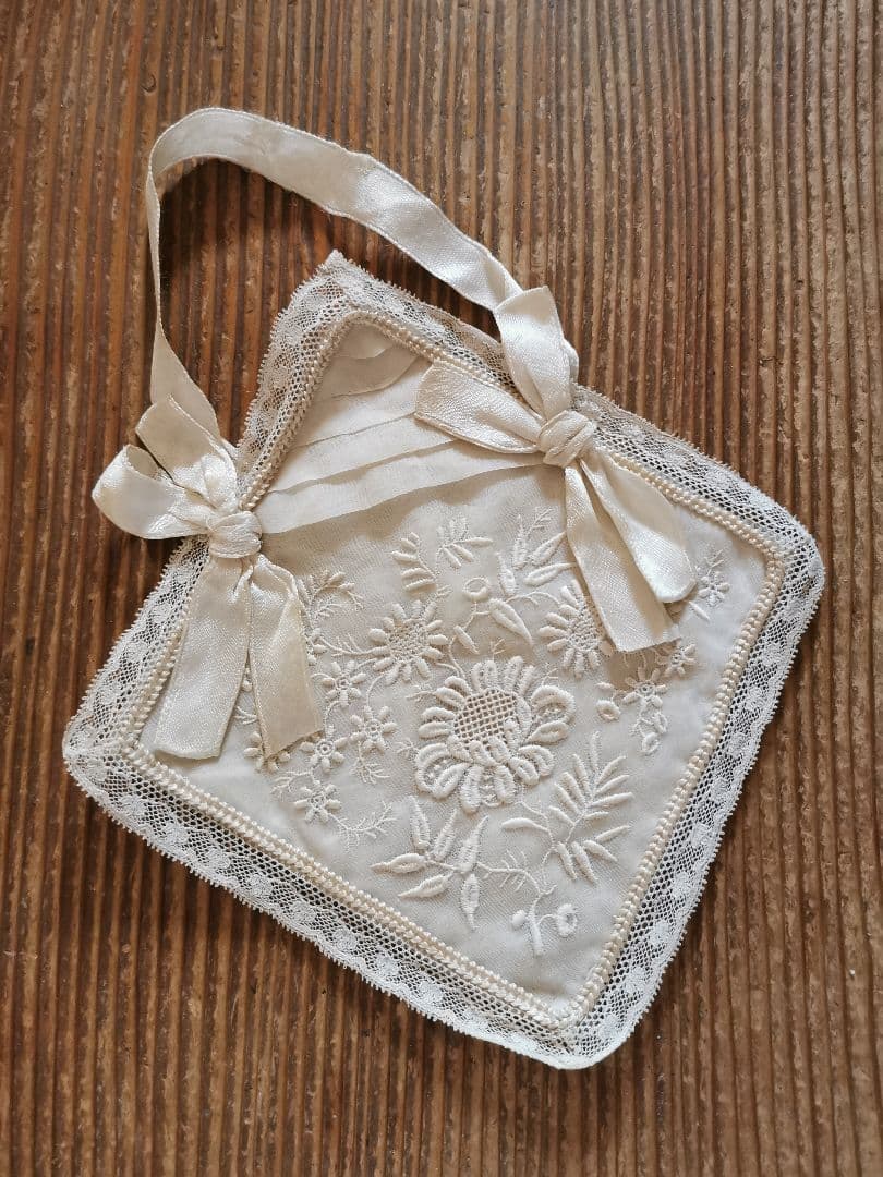 アンティーク 初聖体式 花刺繍&プリーツ リネンシルク オモニエール 二重バッグ