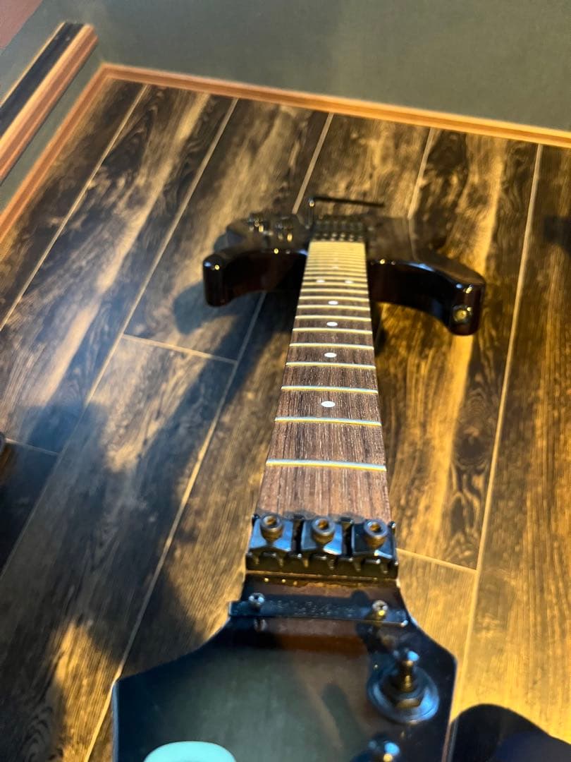 CHRAVEL フロイドローズ　エレキギター