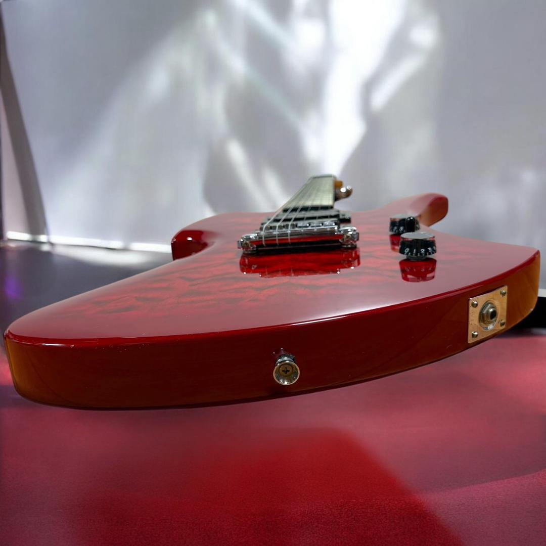 ☆希少品 B.C.Rich モッキンバード ケース付き レッド 虎目 キルト柄