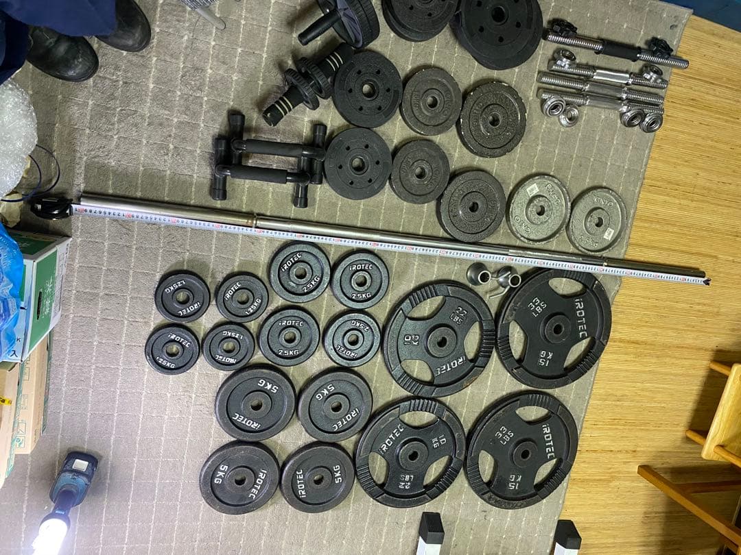 shiro　IROTEC トレーニングベンチ 黒と赤　ignioダンベル