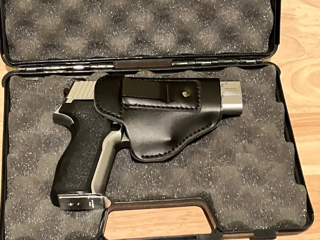 東京マルイ　シグザウワー　SIG SAUAR ガスガン　ケース　ホルスター付き