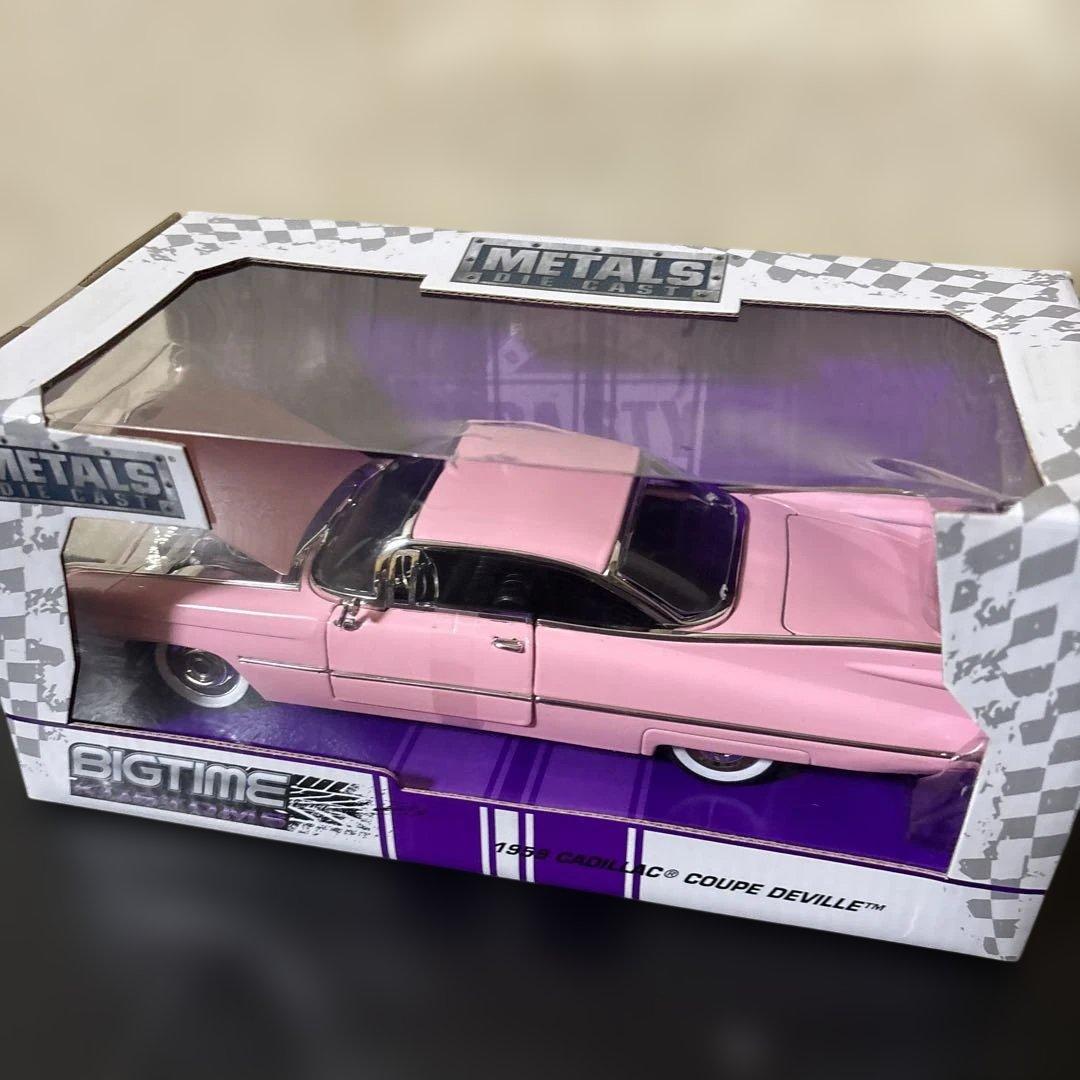 ジェイダトイズ 1/24 1959年型キャデラック・デビル（ローズカラー）