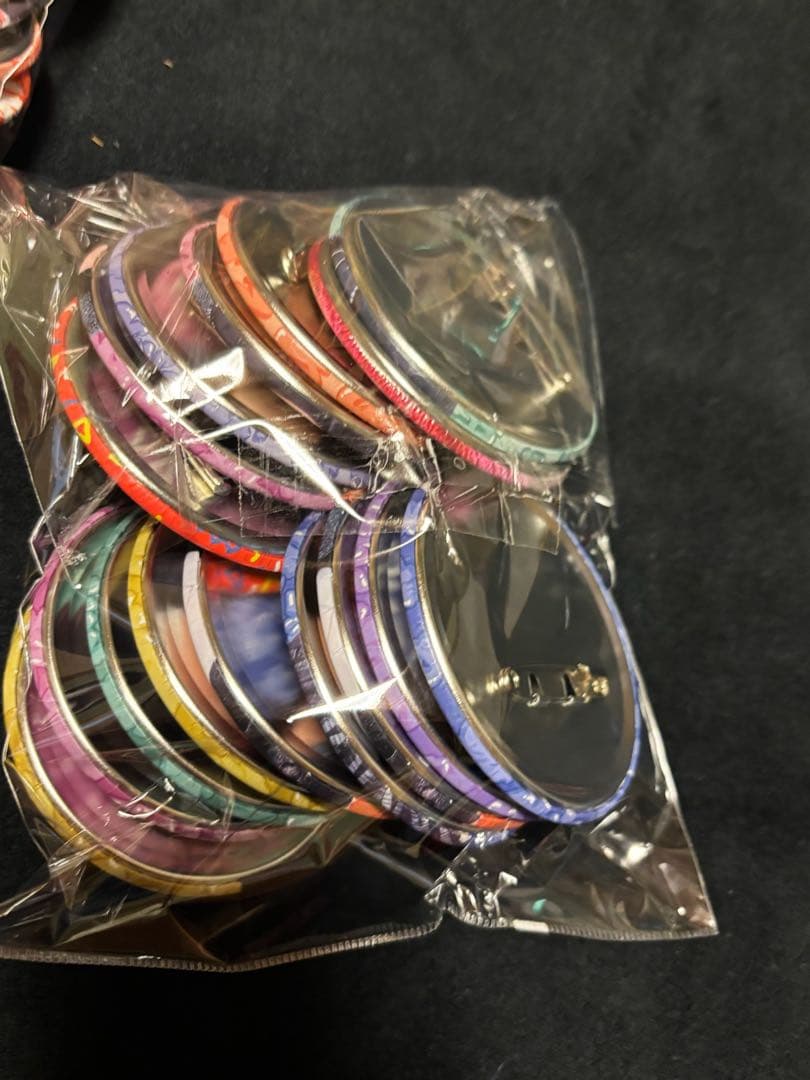 BIGBANG ビッグバングロゴ マイク型ライトとバッジセット