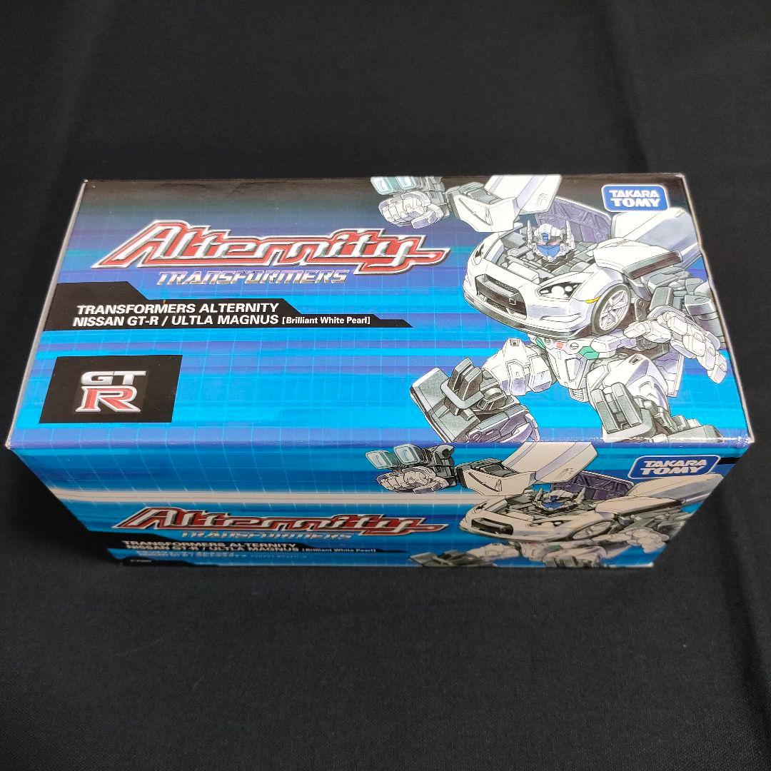 トランスフォーマー オルタニティ 日産GT-R　ウルトラマグナス　付属マンガつき