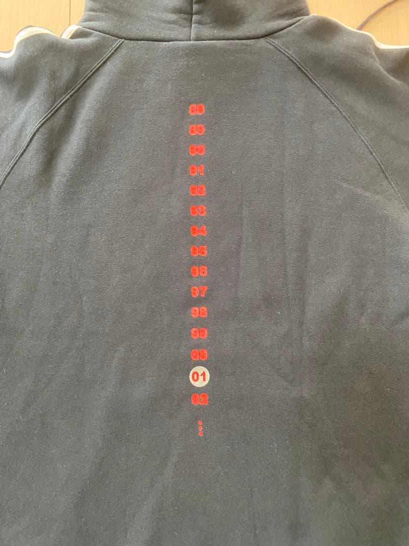 B'z2001elevenパーカー