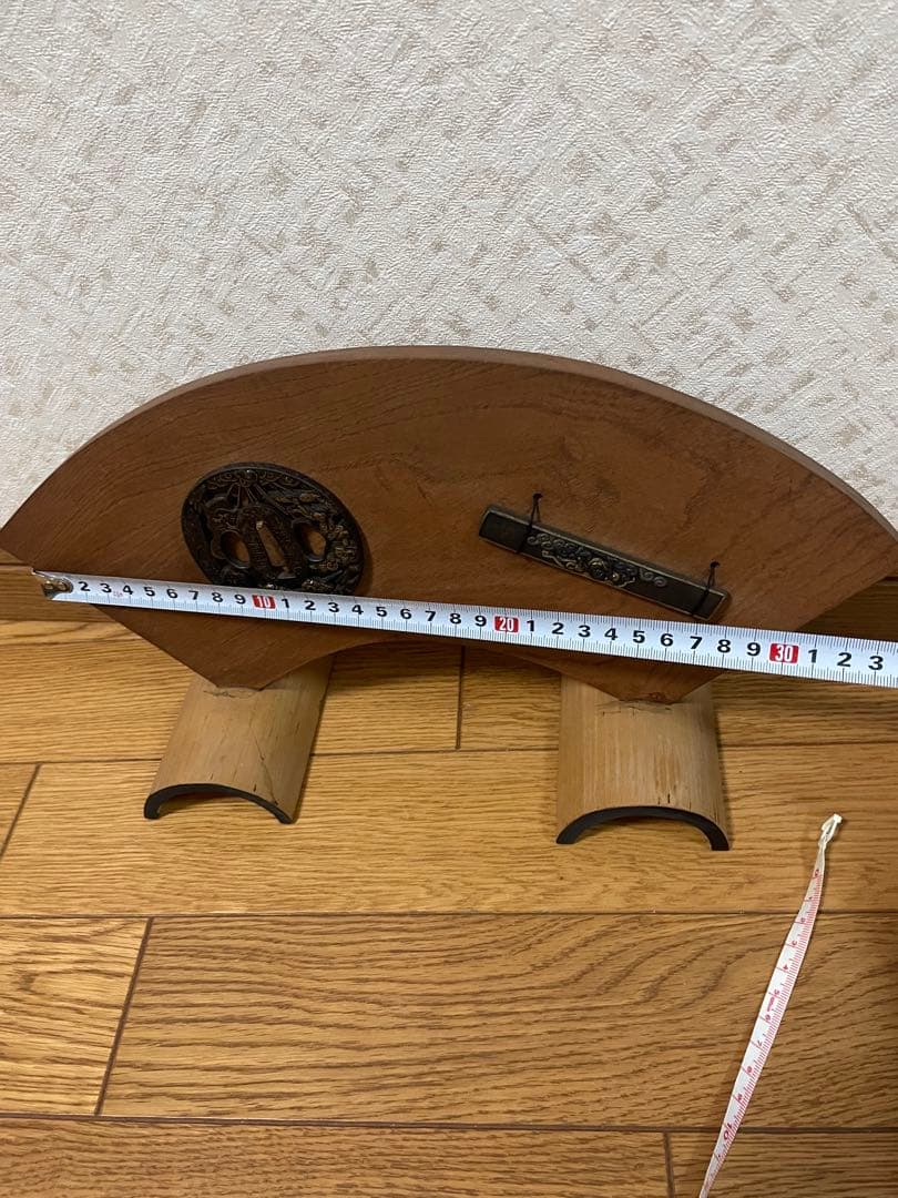 江州彦根住 藻柄子入道宗典製鍔 日本刀　刀の鍔 鉄製 刀装具 武者　透かし