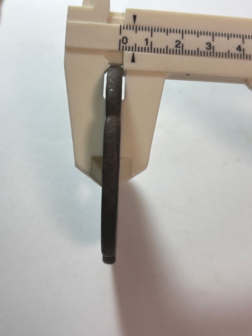 鐔鍔つば　山城国伏見住金家　在銘　唐人物　風景図　鉄地　江戸時代