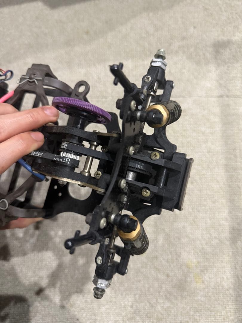 【1】旧車　シャーシ　当時物　ラジコン　車　カーボン