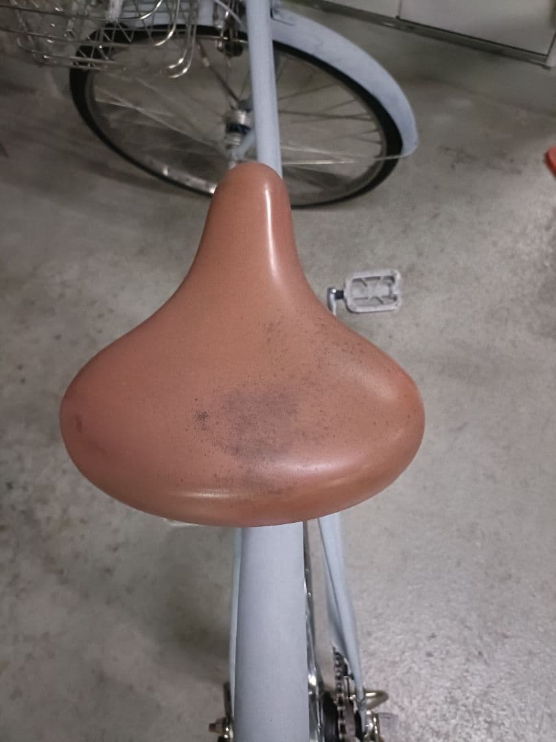 渋谷区）ブリヂストン自転車26インチ5段変速シティサイクル水色ステンレス前カゴ付