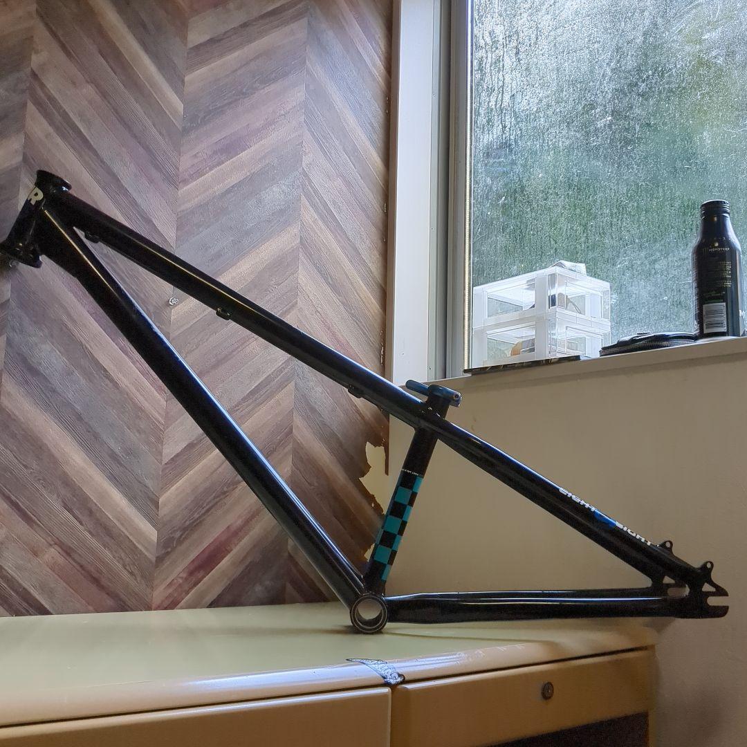 DMR Bikes 898 26フレーム ブラック/ブルー