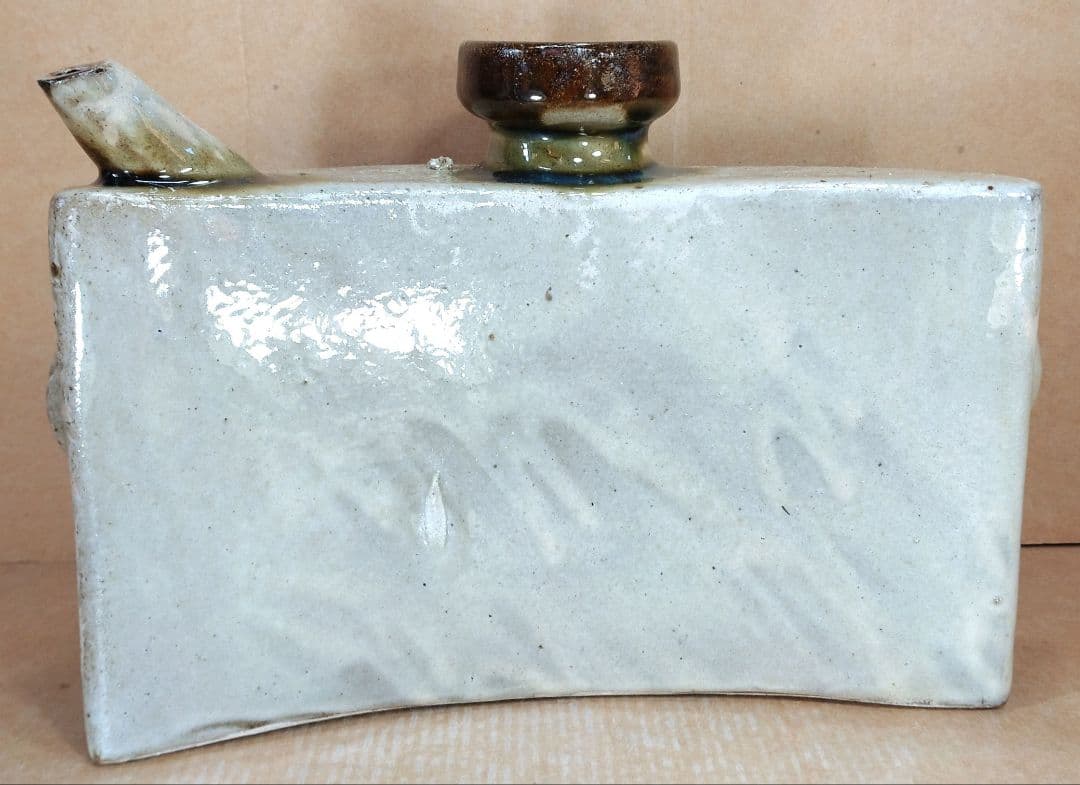 【本物保証】金城次郎 魚紋抱瓶 共箱(本人書付）栞 ヤナゲンプライス票 人間国宝