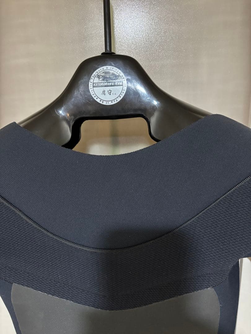 入水少なめ！　ビラボン　ガルウィングジップ　5×3mm　セミドライ　Mサイズ