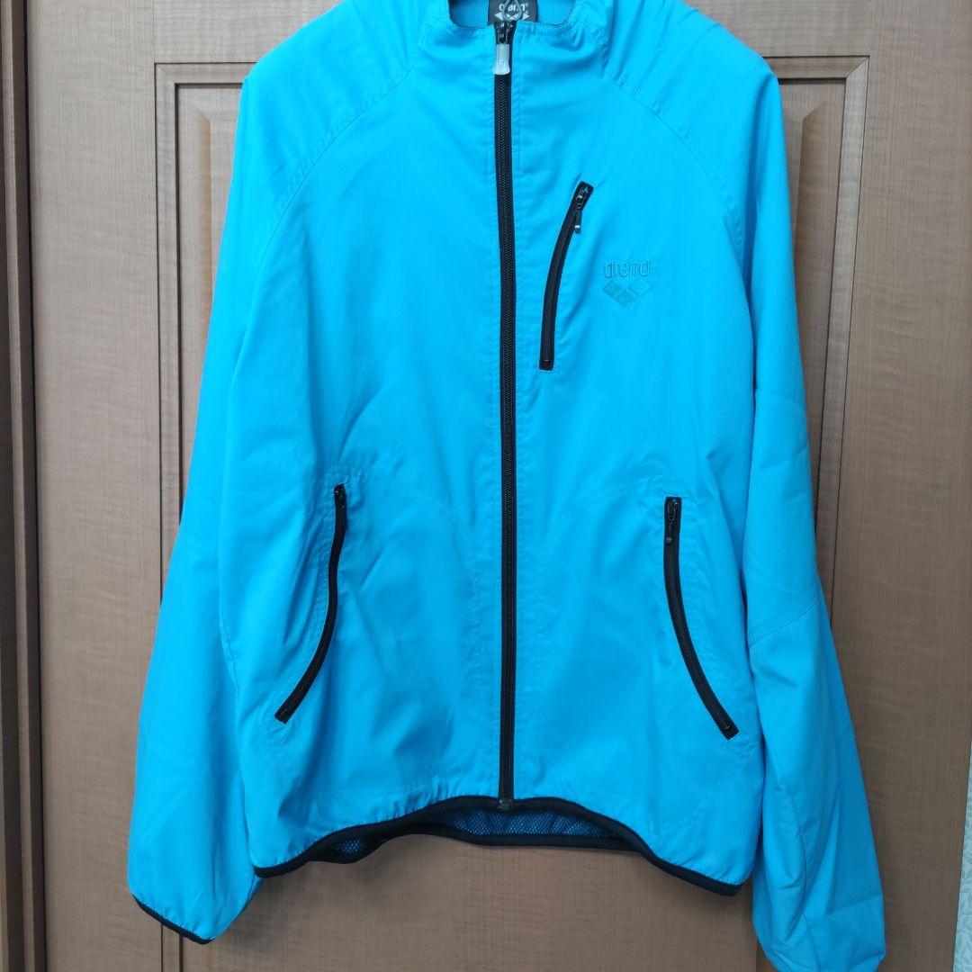 未使用！アリーナ　ストレッチ素材の爽やかブルートレーニングウェア上下セット