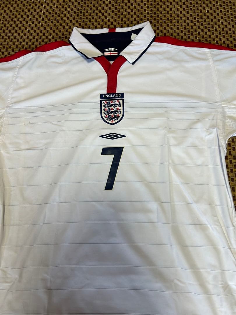 2004 イングランド代表 ベッカム サイン入りシャツ 7 ギャランティ付き