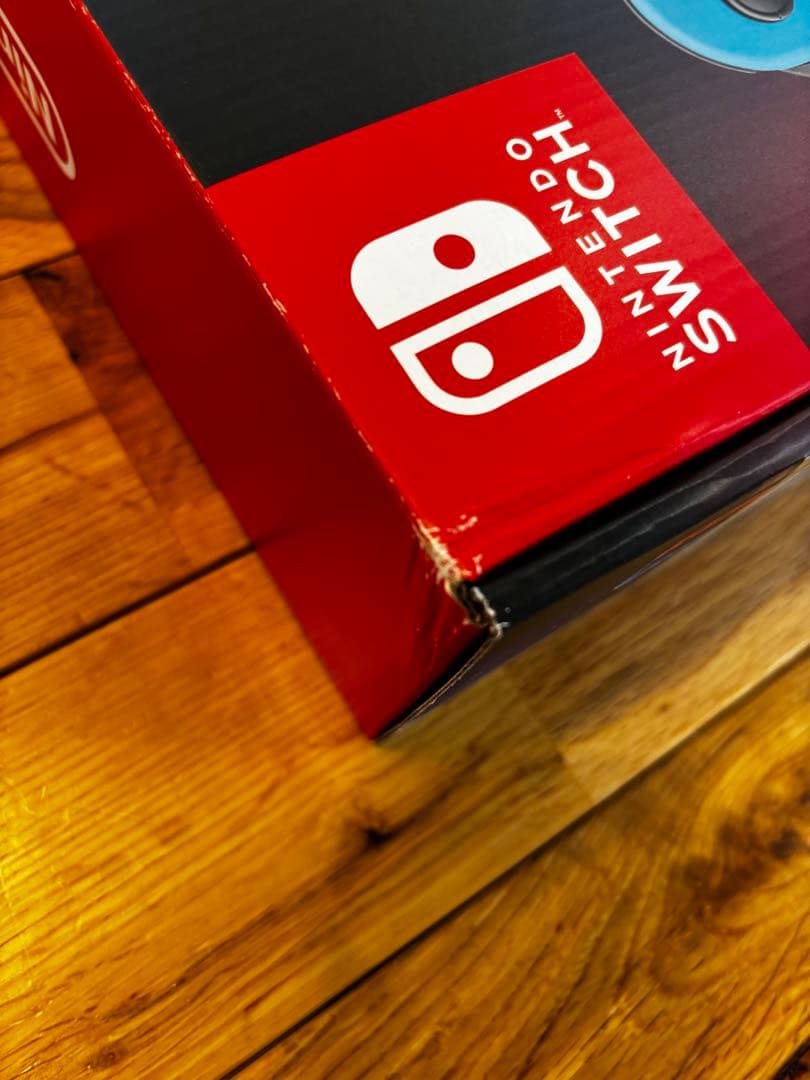 Nintendo Switch 本体　ネオンブルー（L）　ネオンレッド（R）