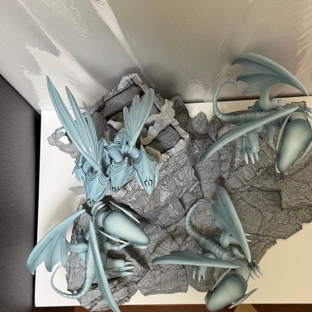 値下交渉OK ジオラマ　ブルーアイズホワイトドラゴン　遊戯王　フィギュア　セット