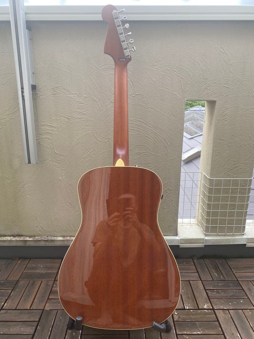 Fender MALIBU Player(フェンダー マリブ プレイヤー)