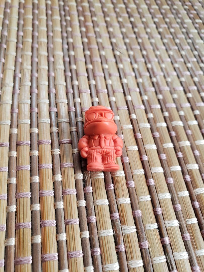 Drスランプ　アラレちゃん消しゴム　ペンギン村銀行員　橙　キャラクター