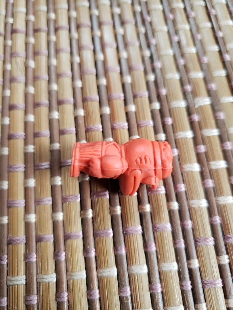 Drスランプ　アラレちゃん消しゴム　ペンギン村銀行員　橙　キャラクター