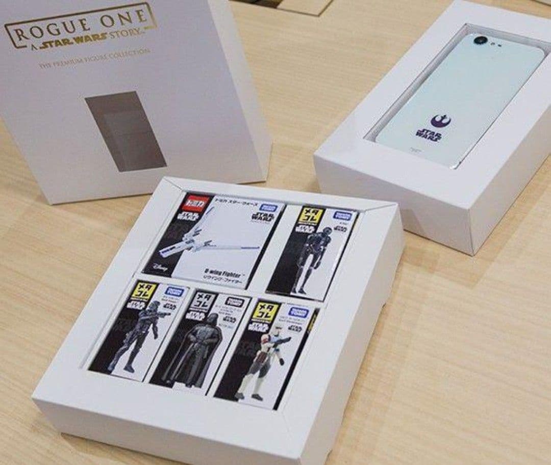 スターウォーズWhite＋Black ソフトバンク限定Android AQUOS