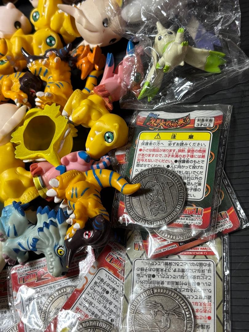 デジモン　ウルトラマン　怪獣　他　キャラクター　指人形　マスコット　セット