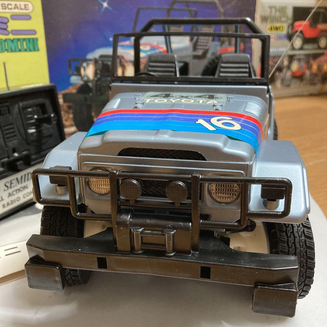 ラジコン　ランドクルーザー　4WD  箱付き　昭和