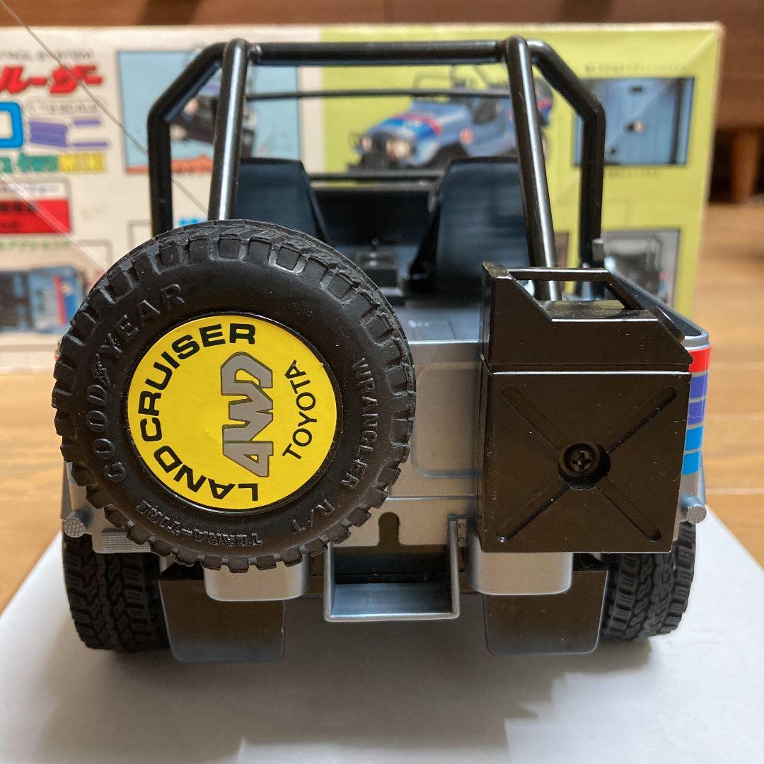 ラジコン　ランドクルーザー　4WD  箱付き　昭和
