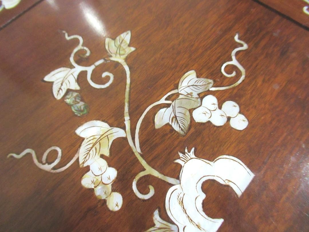 螺鈿家具 　螺鈿細工　 唐木 　花梨　葡萄柄　木製　２段　ミニ箪笥　小引出し