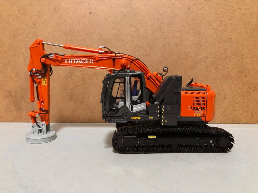 日立建機ZAXIS225USRLC-3 油圧ショベル1/50