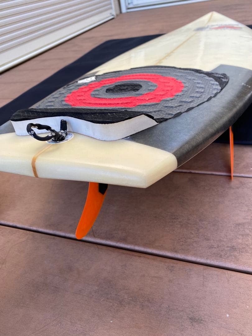 アルメリック ネックベアード2 5’8 チョップドテール AM2フィン付き