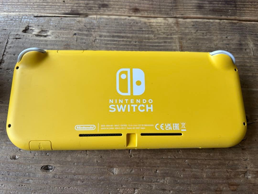 Nintendo swith light イエロー ※ジャンク品