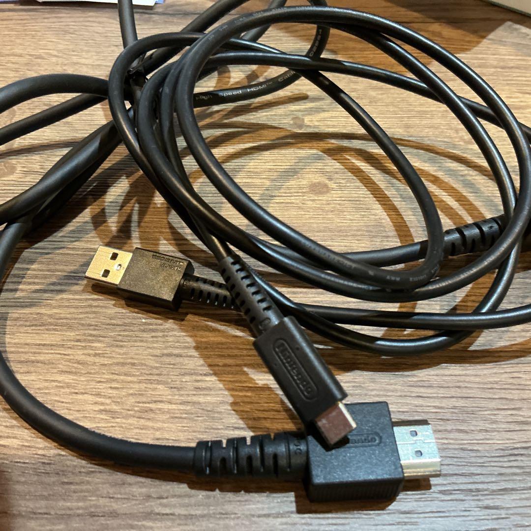 Nintendo Switch本体ジョイコン 動作確認済　保証書，付属品，箱有り