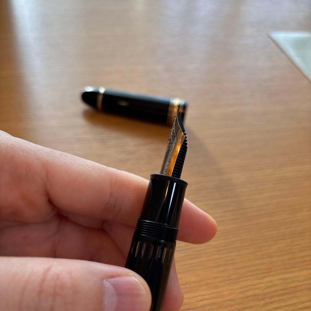 モンブランマイスターシュテュック149万年筆14K