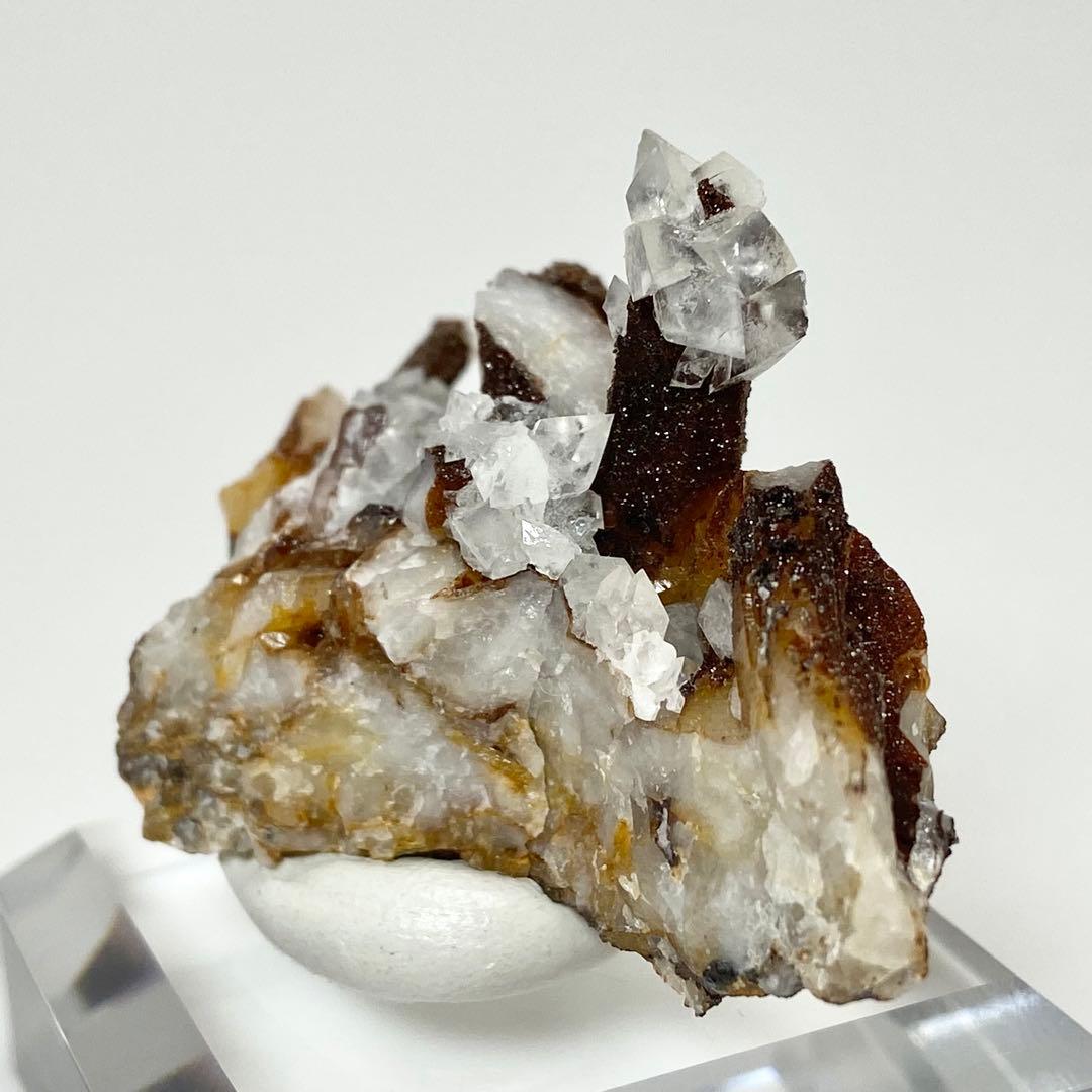 クォーツ　カルサイト　ロシア産　鉱物標本　原石　天然石　ストーン　共生　蛍光