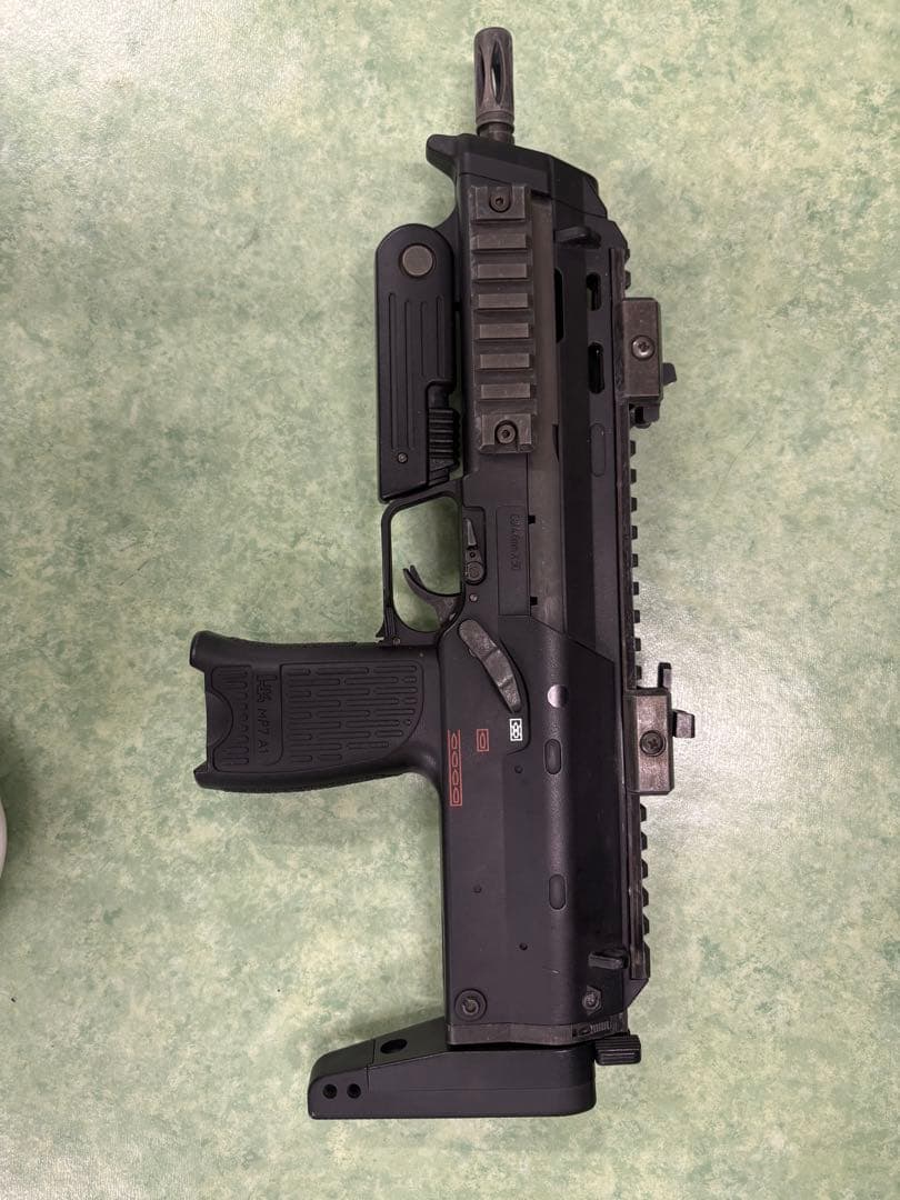 東京マルイ MP7 電動ガン マガジン3本　バッテリー　充電器付き