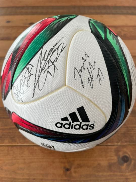 サッカーボール　サイン入り