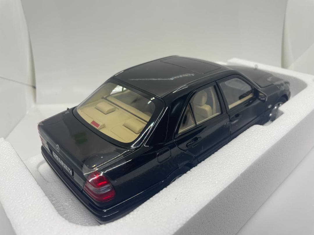 304-042 ノレブ 1/18 メルセデスベンツ C-Class 1997