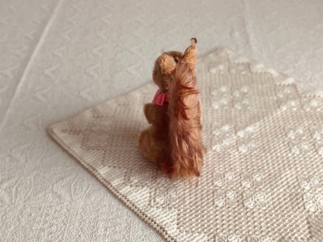 * vintage squirrel ♡ * 可愛い ピンクりぼんの リスさん