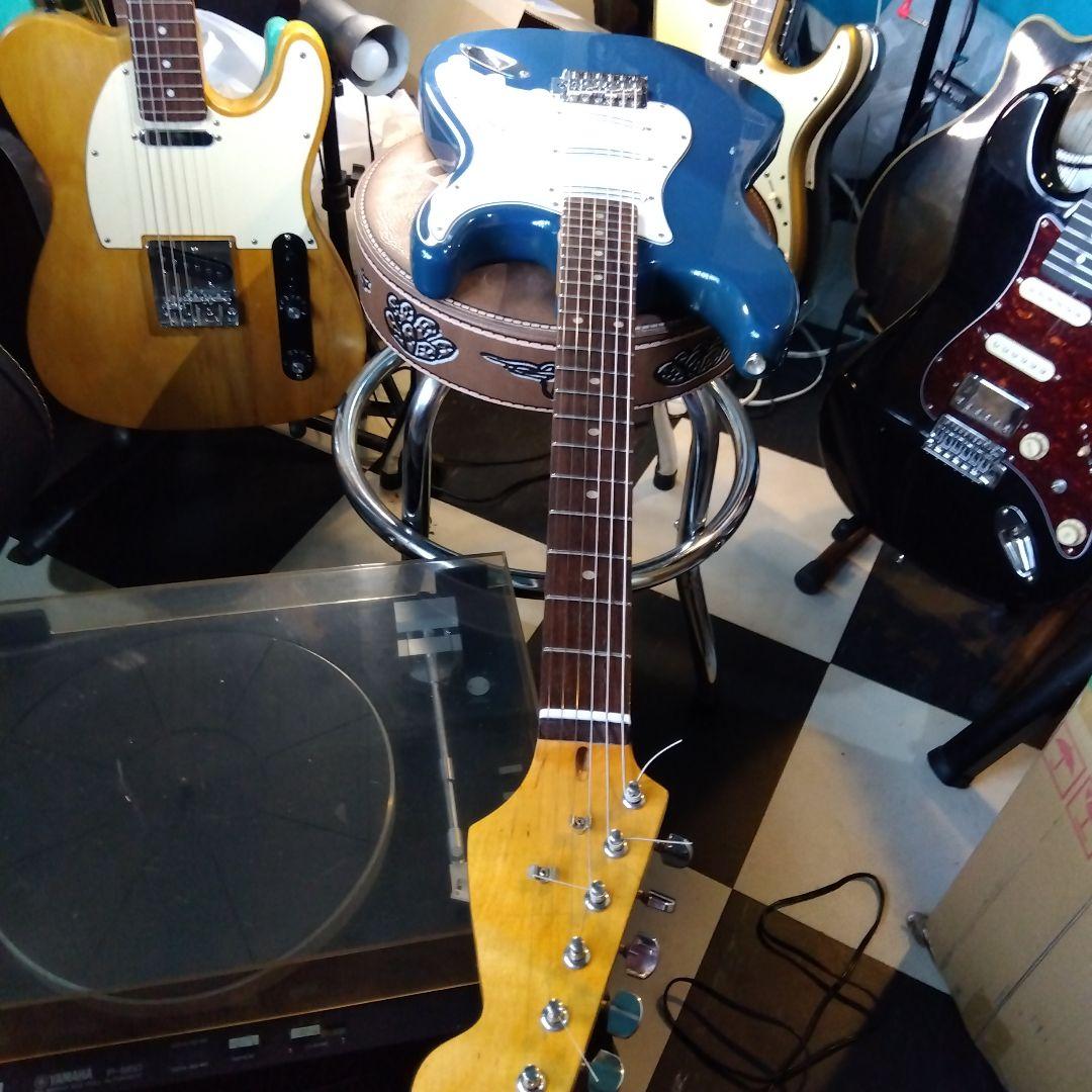 ストラトタイプ…エレキギター！スクワイヤＰＵ搭載！値下げ…