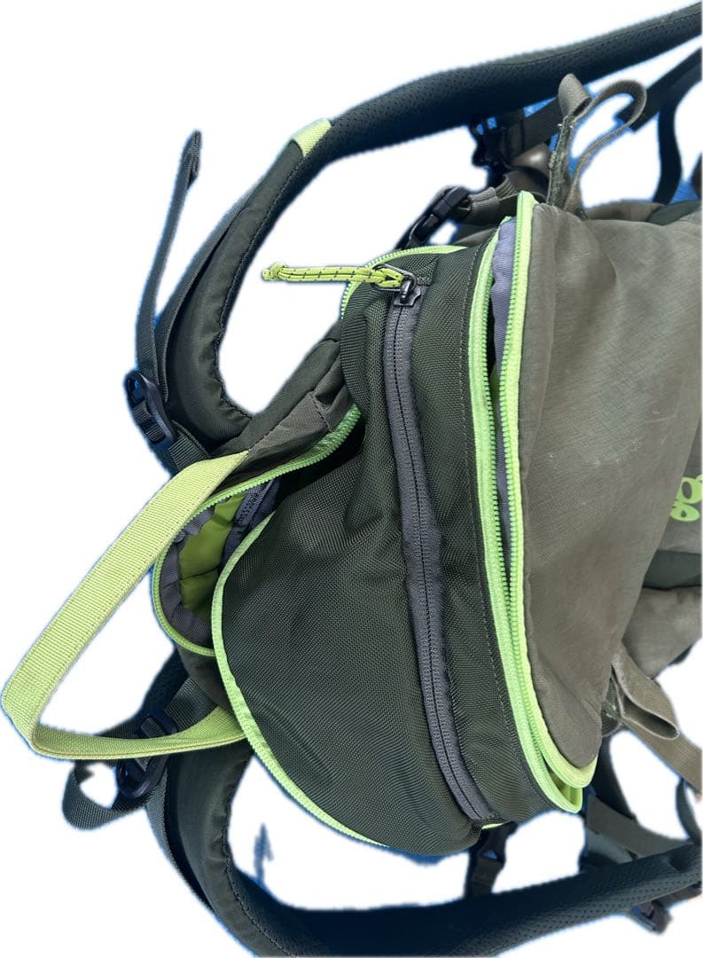 patagonia バックパック 30L ヘルメットホルダー付き（モンベル）