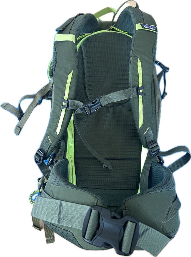 patagonia バックパック 30L ヘルメットホルダー付き（モンベル）