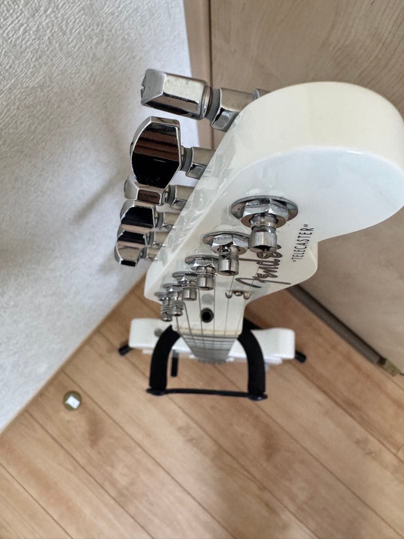 SILENT SIREN エレキギター ホワイト