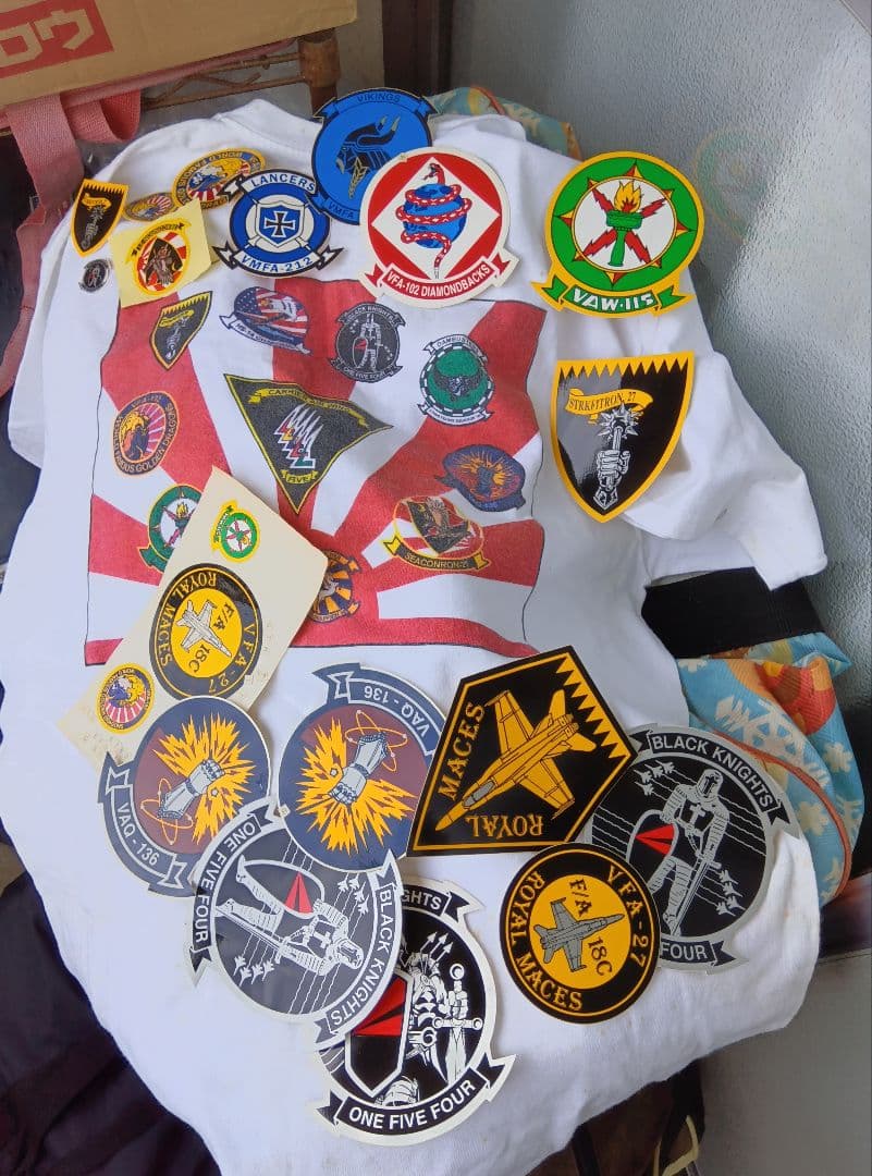 軍用ステッカー。バラ売りは不可。