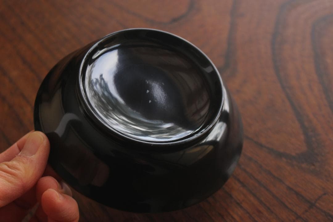 シンプルデザインに金縁朱漆の映える小皿1点（検輪島塗豆皿菓子皿