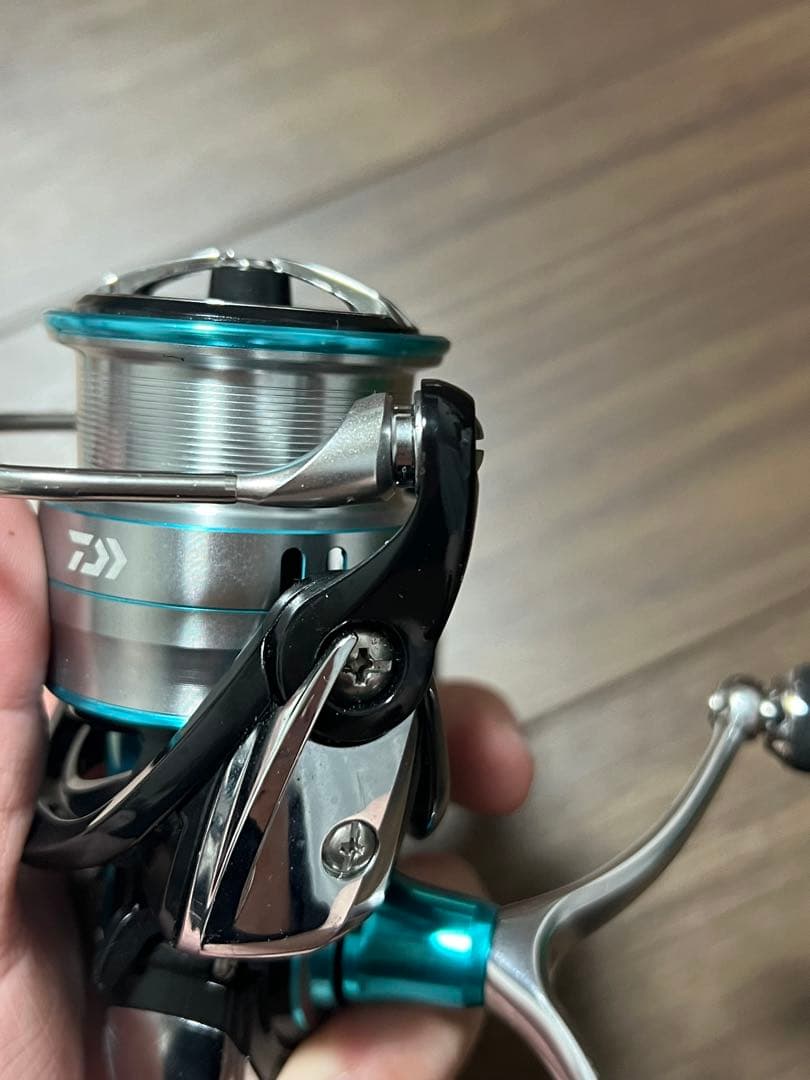 19エメラルダス LT3000S-CH-DH スピニングリール