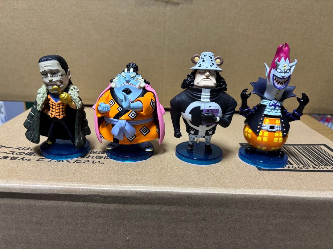 ワールドコレクタブルフィギュア　ワンピース　vol.0 vol.4