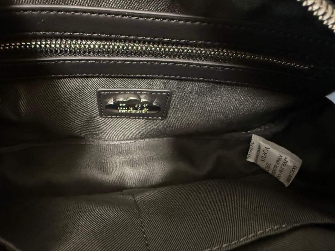 muta スリムショルダーバッグ　ブラック