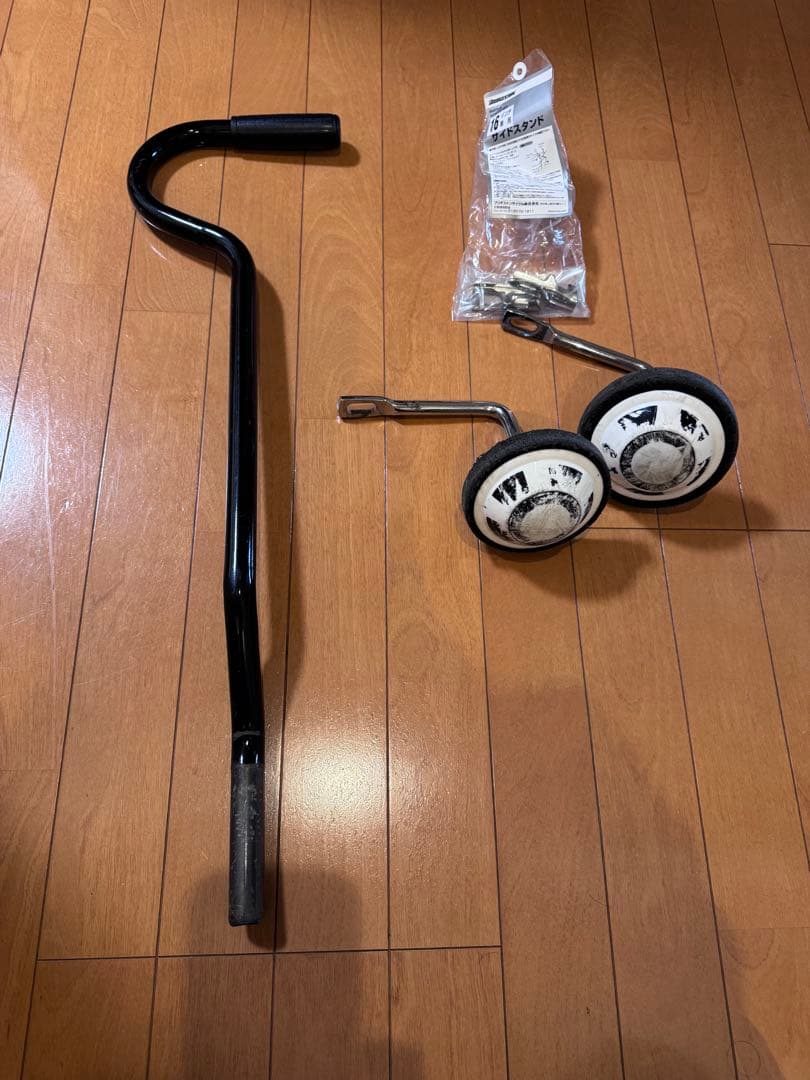 ［引き取り限定］16インチ子供自転車　トイザらス　トミカ　ヘルメット付き