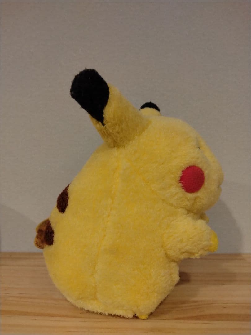 初期ピカチュウ ぬいぐるみ