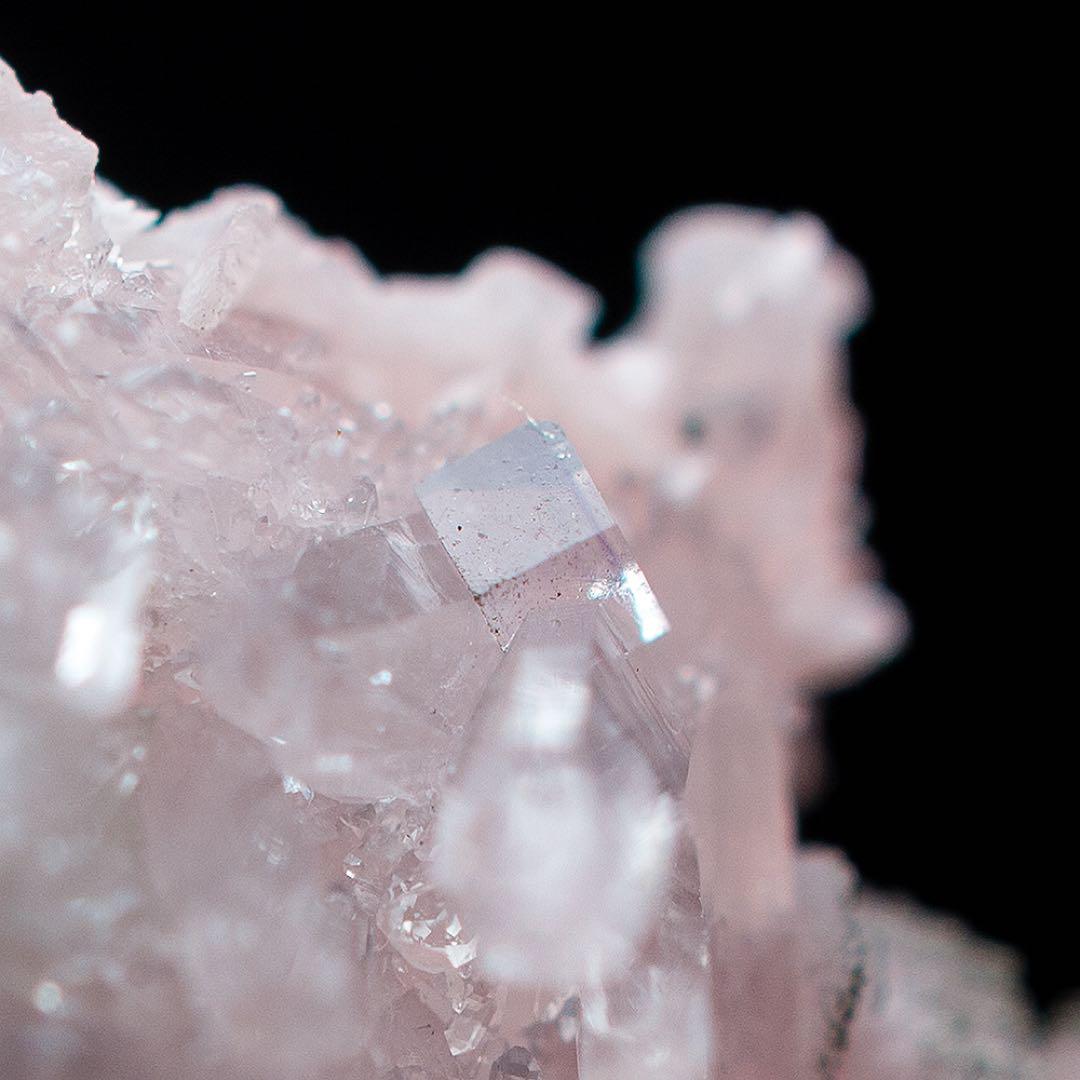 中国 ロードクロサイト フローライト 蛍石 天然石 原石 鉱物標本 鉱石 738